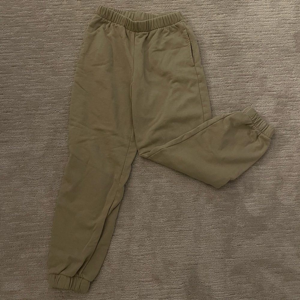 Brandy Melville light brown comfy sweatpants!!